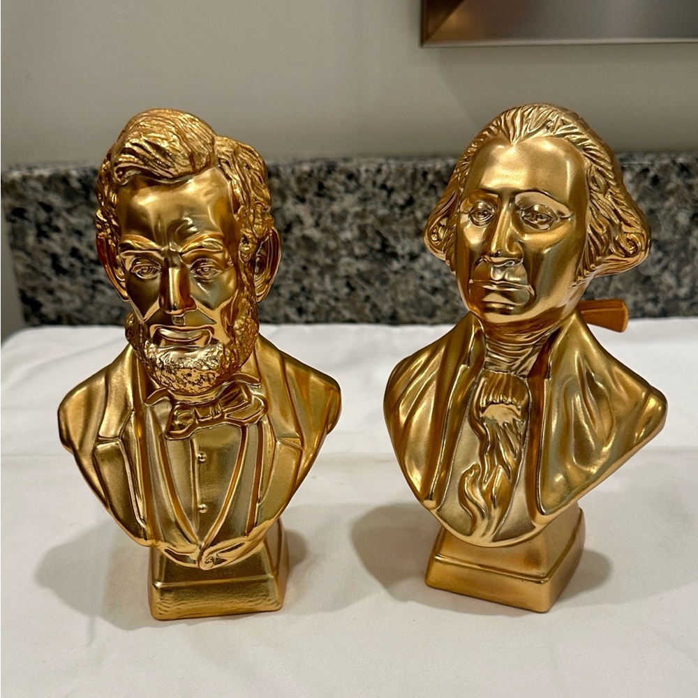 Vintage 1970s Avon Presidential Aftershave Decanter Set